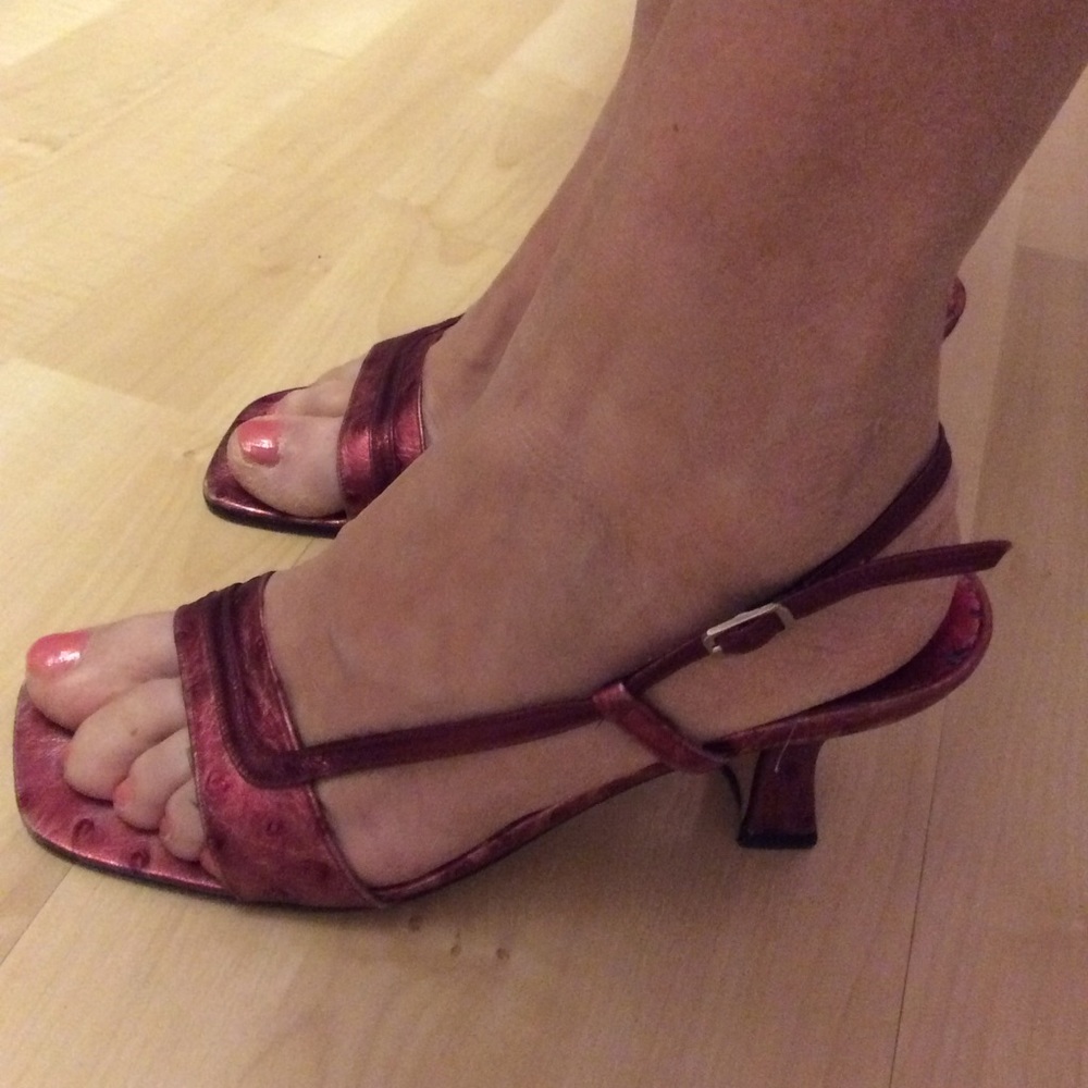Town Shoes red square toe leather kitten heels
